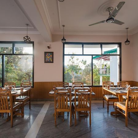 Hotel Maya Regency Bhīm Tāl Buitenkant foto