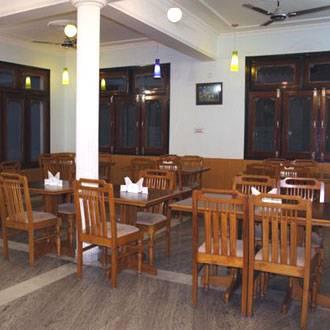 Hotel Maya Regency Bhīm Tāl Buitenkant foto