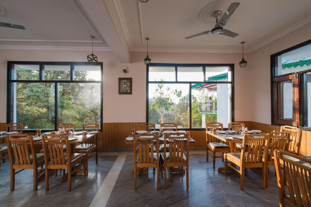 Hotel Maya Regency Bhīm Tāl Buitenkant foto