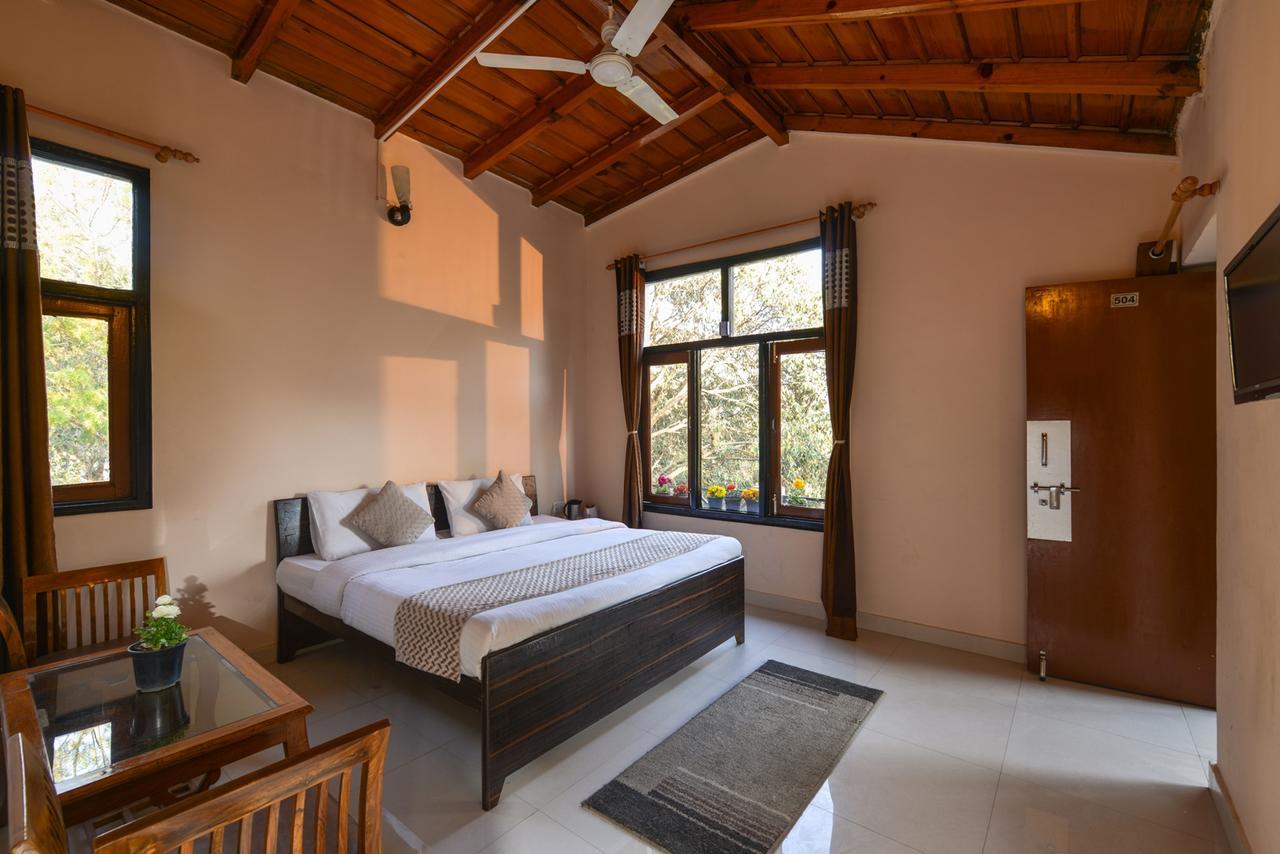 Hotel Maya Regency Bhīm Tāl Buitenkant foto
